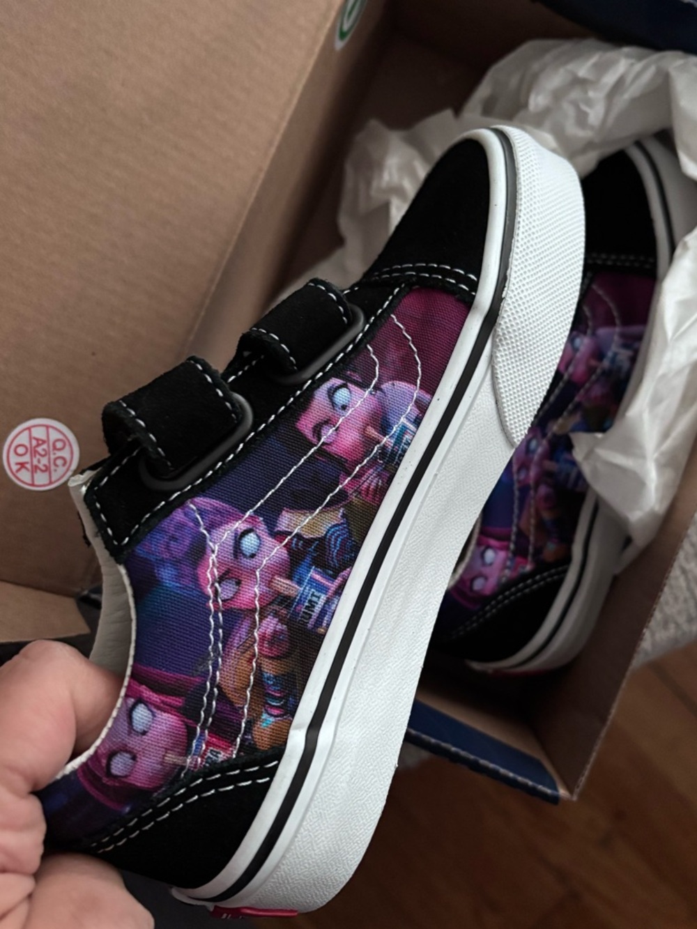 Vans Kids Demon hunters Black and Purple Character Velcro Low-Top Sneakers